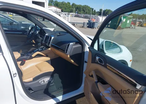 2018 Porsche Cayenne z USA, uszkodzony, nr VIN WP1AA2A21JKA03684